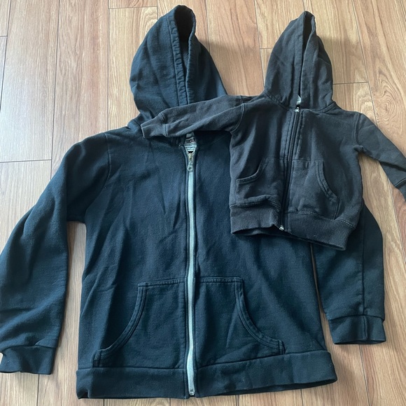 Mother/Baby Matching Sweaters - Picture 2 of 12